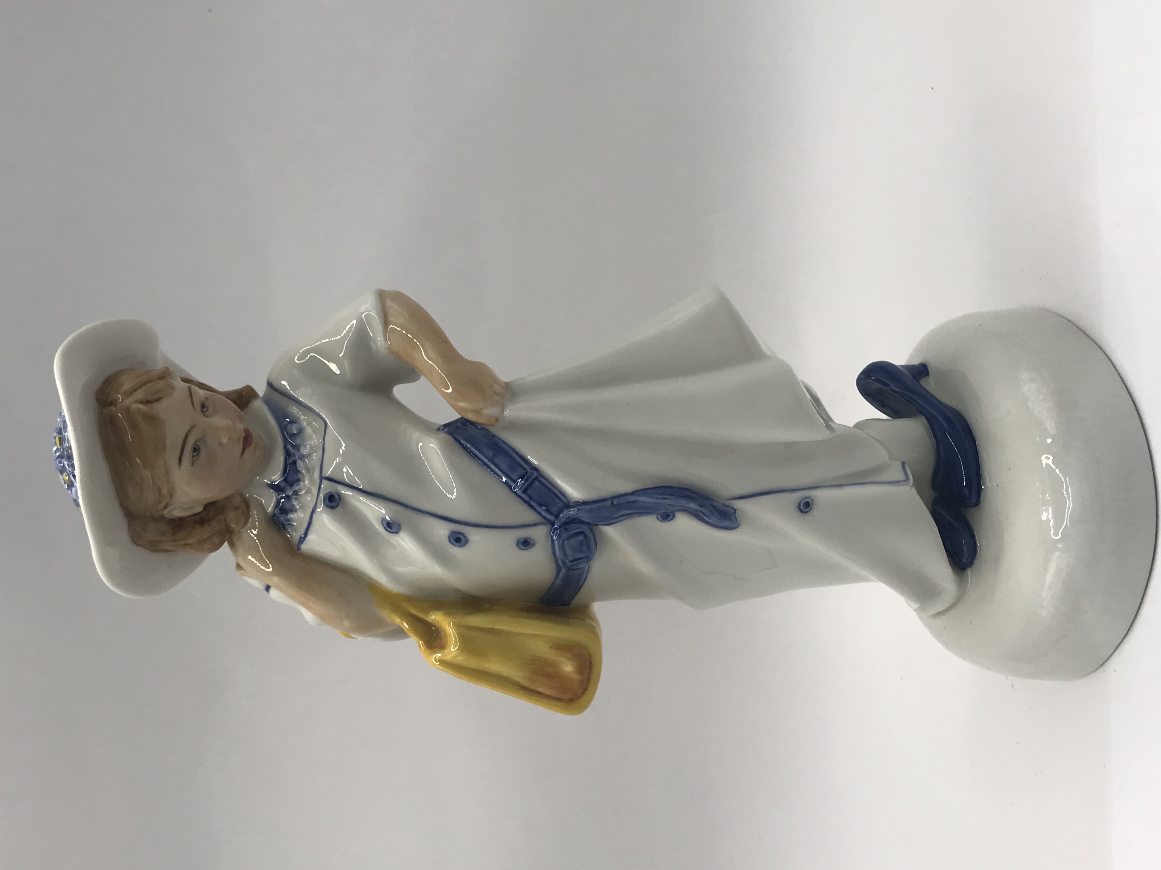 Dressing Up HN2964